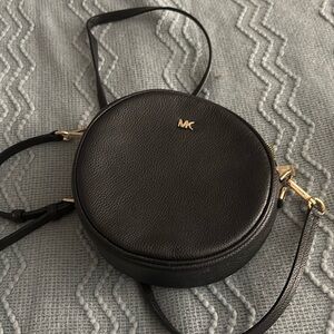 Pebble leather round, Michael Kors Crossbody bag
